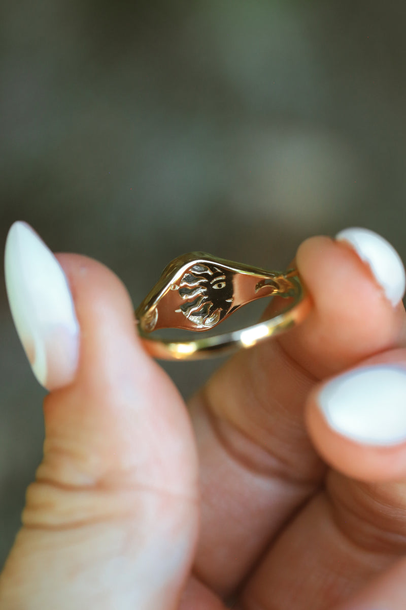 "SELENE" - ROUND CUT MOSS AGATE ENGAGEMENT RING-21